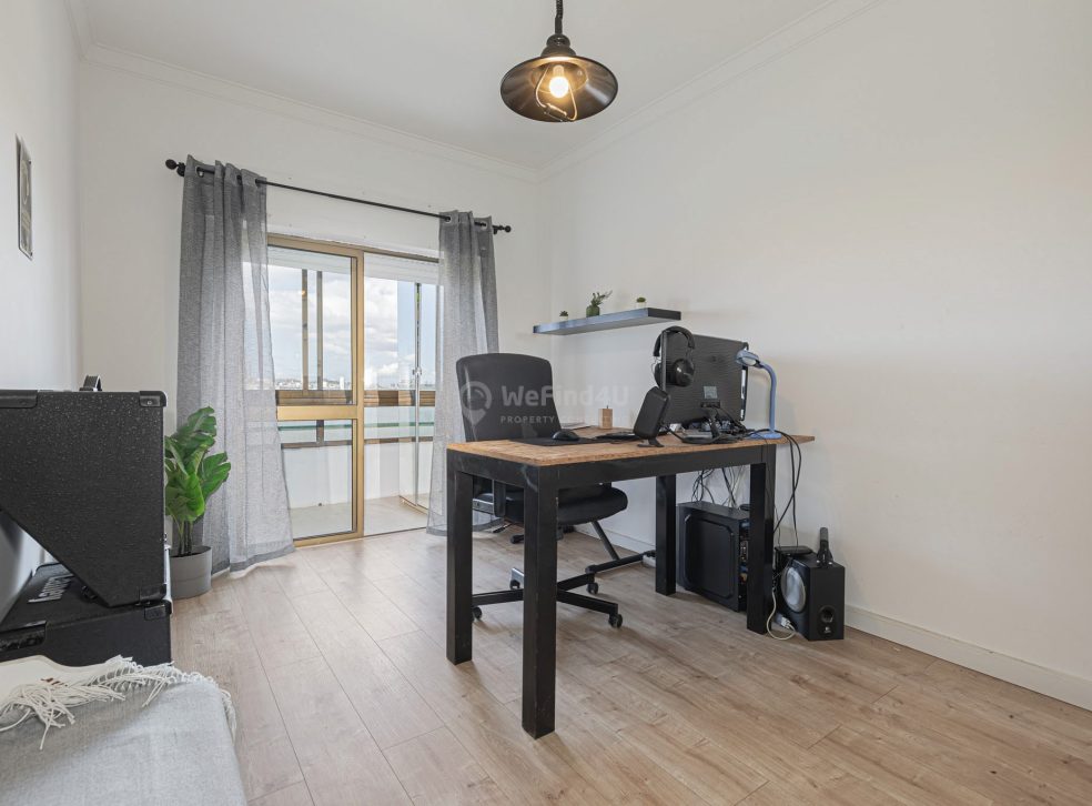 imported-141f0e36-bc83-40ec-a589-a9e56f7ac79c