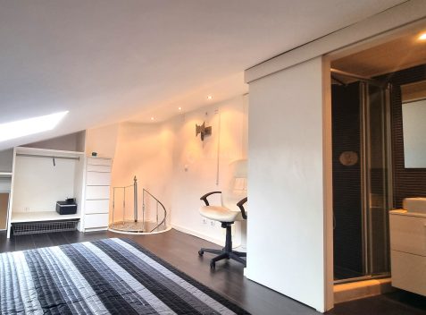 imported-a8ebc39a-c309-47ff-8b3e-55c072bfa6de