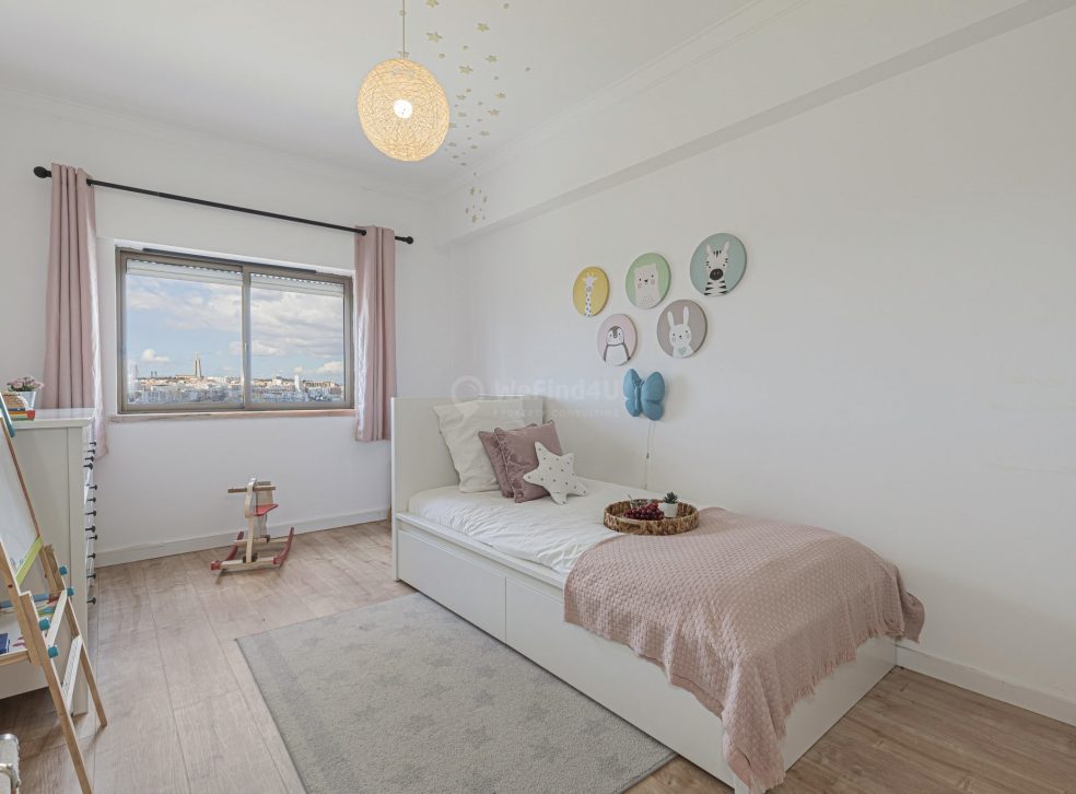 imported-aec6cb64-6d6b-494e-81b2-0f57fa31b071