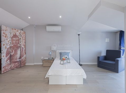 imported-f1b39583-c011-43f7-9eb8-4b4683f7299a